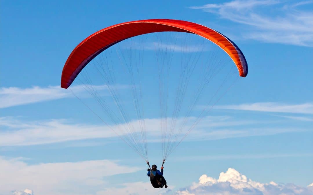 Les exercices au sol qui vont transformer ton pilotage en parapente – l’approche LocaWings